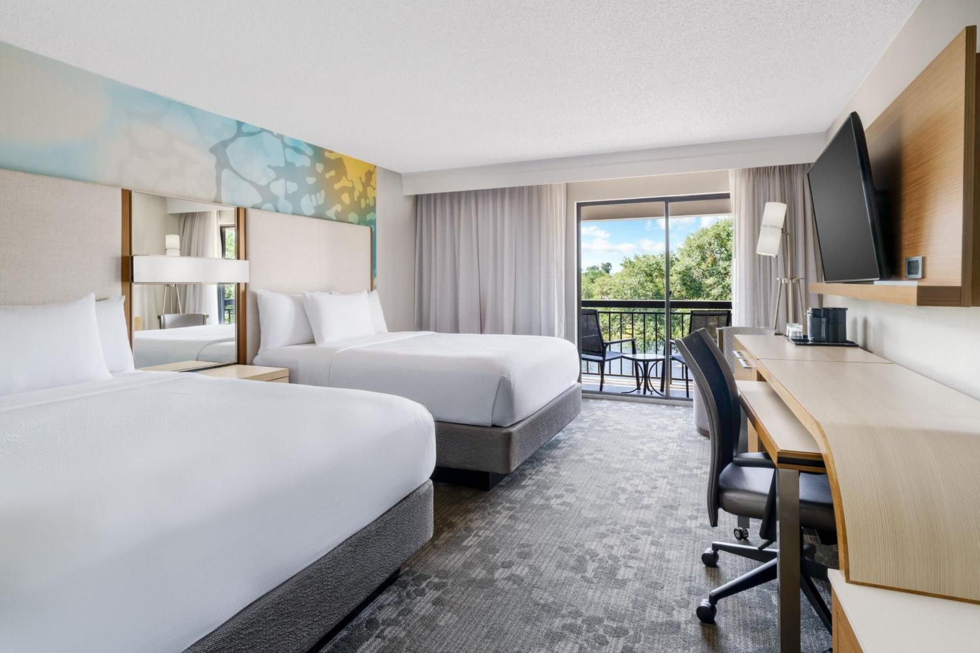 Courtyard By Marriott Orlando Lake Buena Vista At Vista Centre Exterior photo